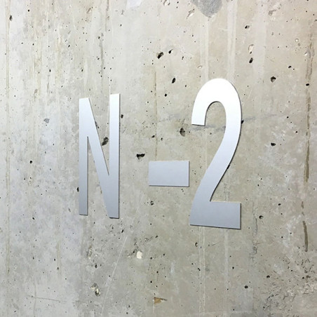 Lettre découpée laser : D