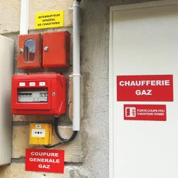 Panneau Plaque réglementaire ou normalisée Plaque réglementaire normée Interrupteur Général Chaufferie en pvc