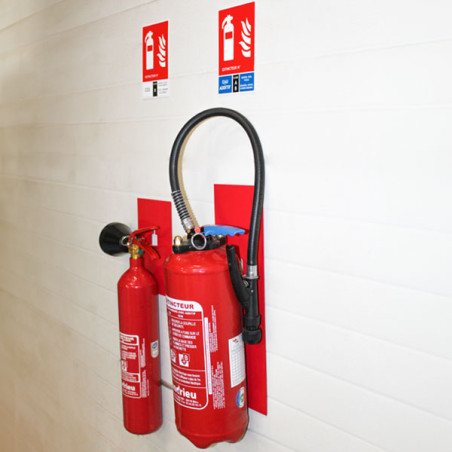 Support universel magnétique pour extincteur CO2 2 kg / 2 L