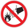 Pictogramme d'interdiction Interdiction de projeter de l'eau sur le feu