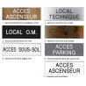 Plaque de porte ACCÈS LOCAUX TECHNIQUES