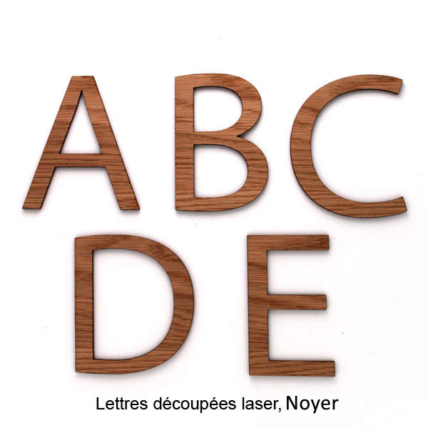 lettres découpées au laser en bois de noyer pour signalétique résidentielle
