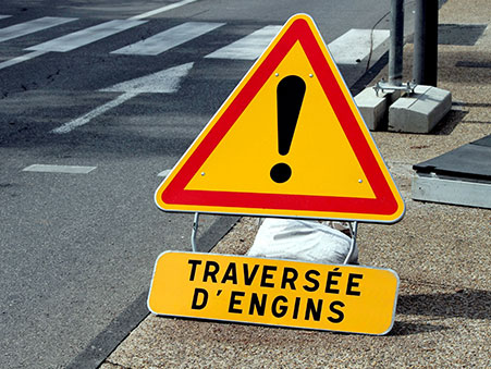 panneau temporaire traversée d'engins de chantier
