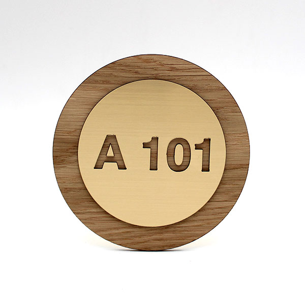 numéro d'appartement en bois et plexiglas