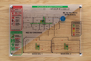 plan évacuation plexi et film dépoli